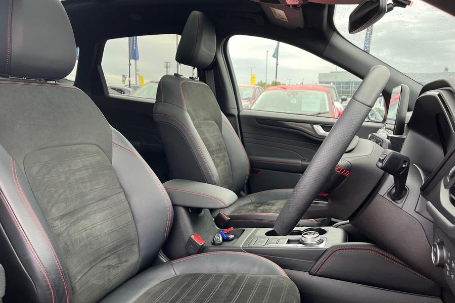 Ford Kuga Photo autoimg-4911354a05a5a7b599355880fce84a68062a4a86.jpg