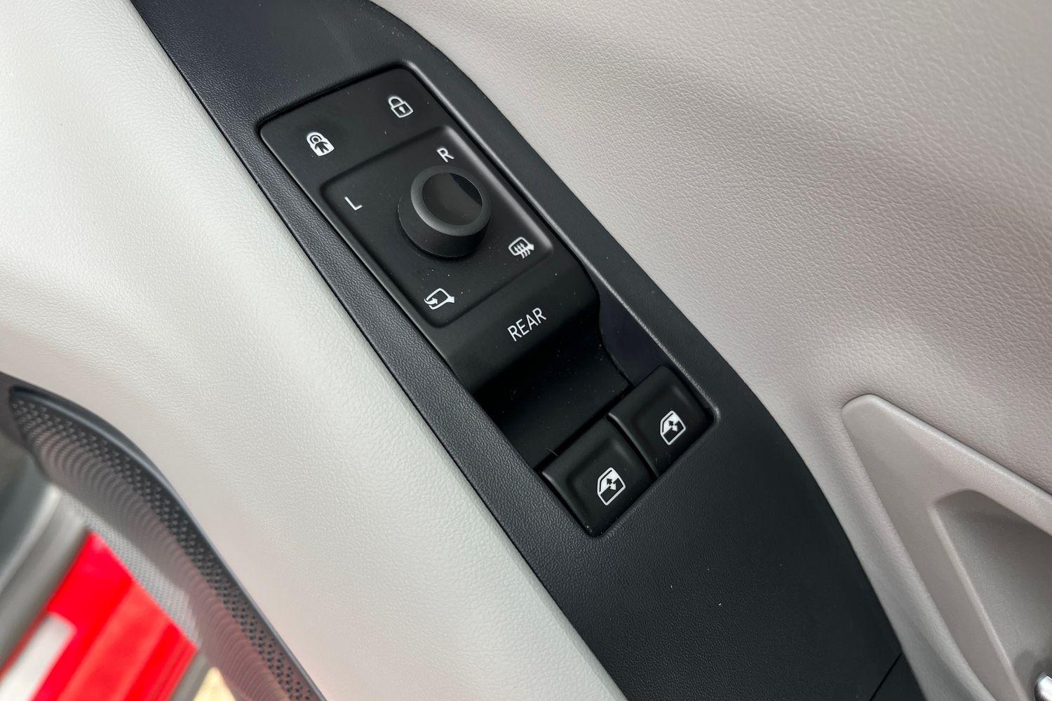 Ford Explorer Photo 15