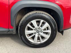 TOYOTA Yaris Cross Photo 5