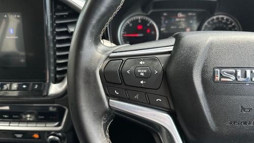 Isuzu D-Max Photo autoimg-491b519c91d560a448765de71b6d099812acb2a4.jpg