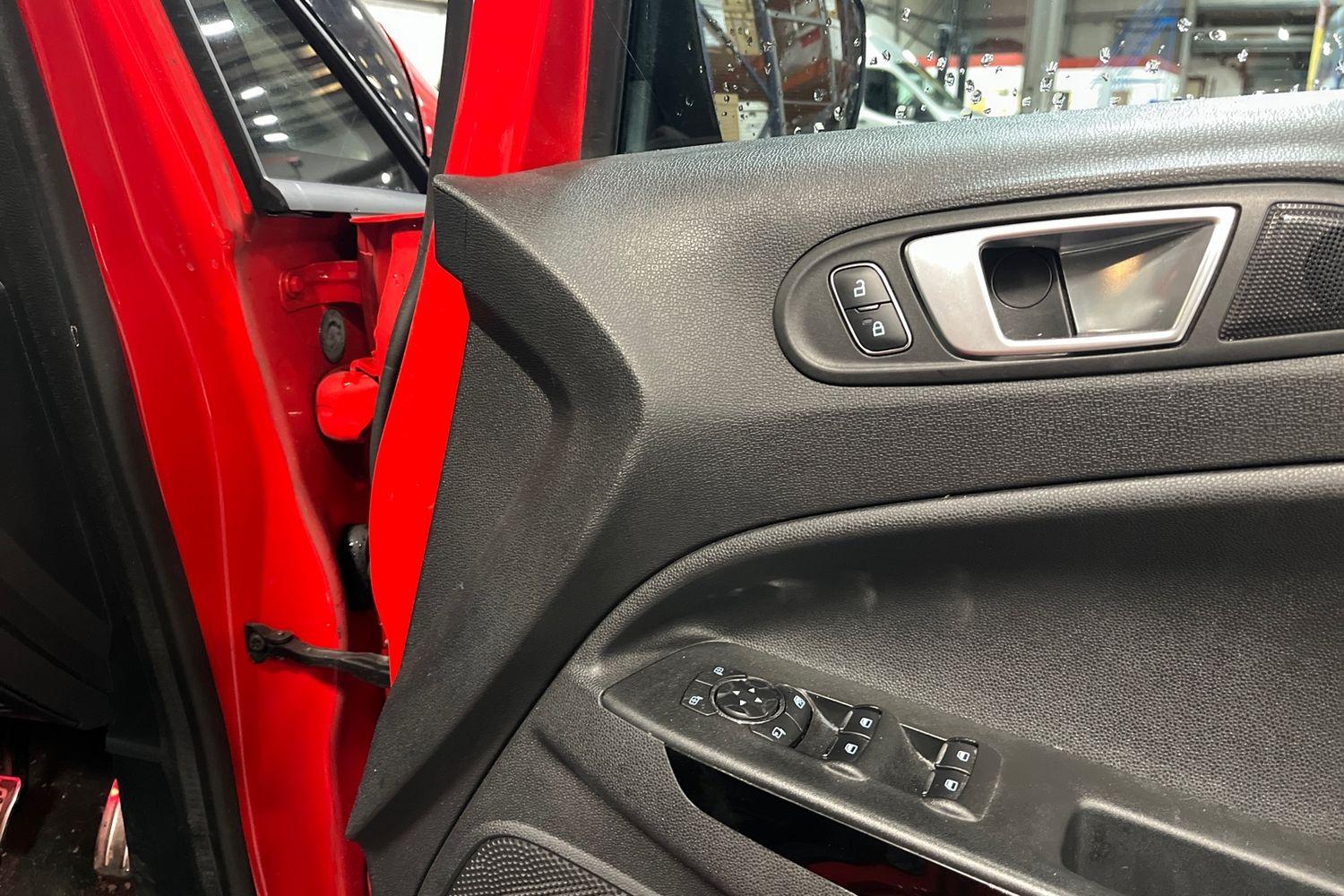 Ford ECOSPORT Photo 23