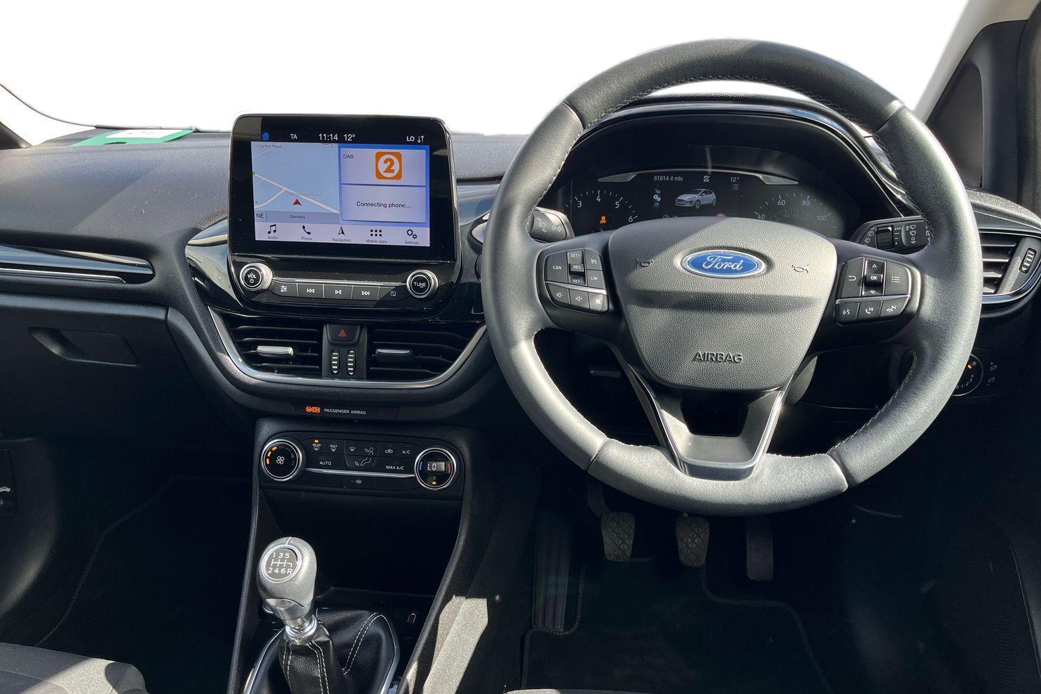 Ford FIESTA Photo 10