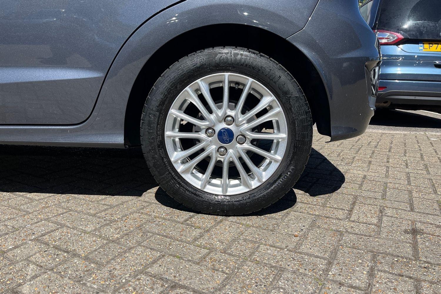 Ford Ka+ Photo 7