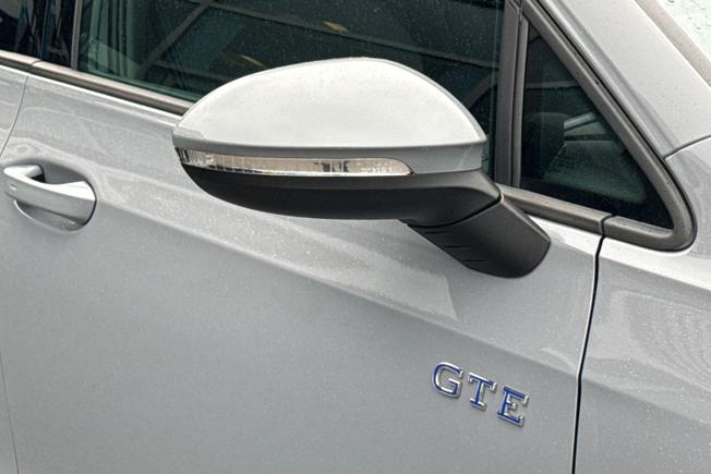 VOLKSWAGEN Golf Photo 20