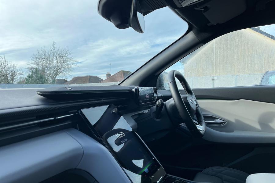 Ford Explorer Photo autoimg-49292922b943150df907259215c30d18fa85ac3a.jpg