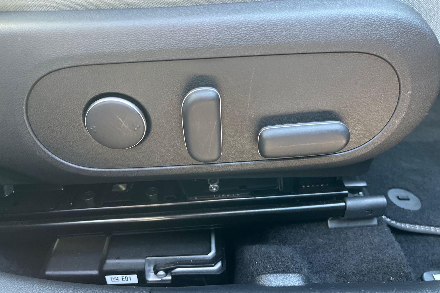 Hyundai KONA Photo 24