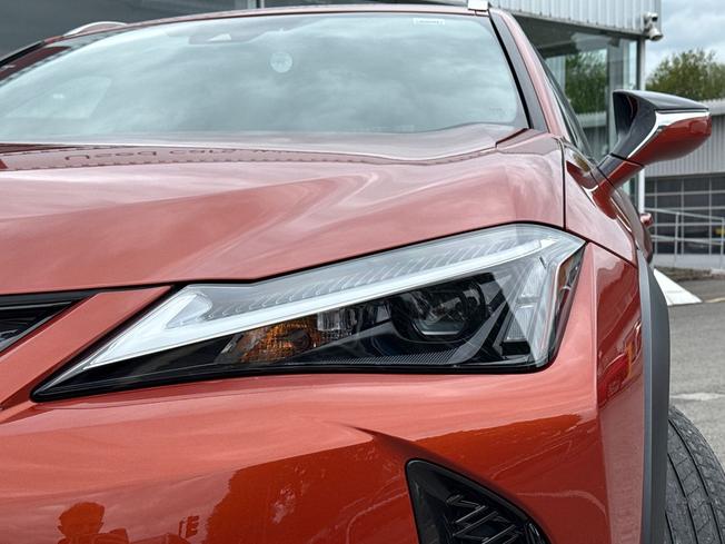 LEXUS Ux Photo 25