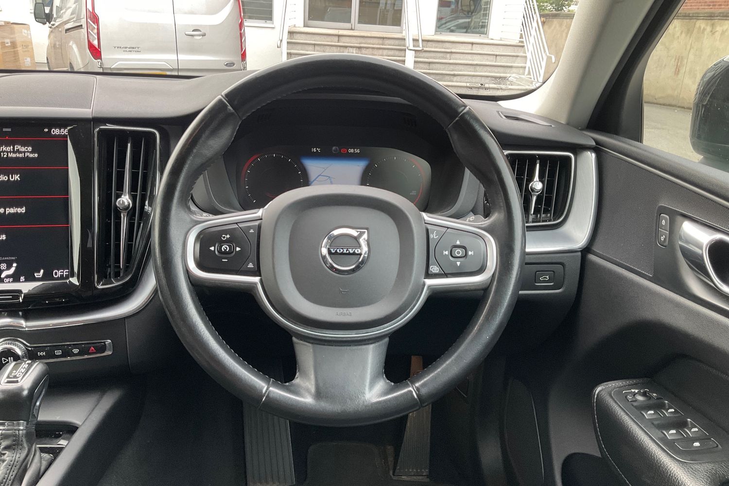 Volvo XC60 Photo 11