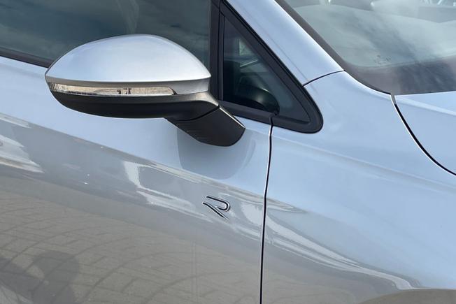 VOLKSWAGEN Golf Photo 20