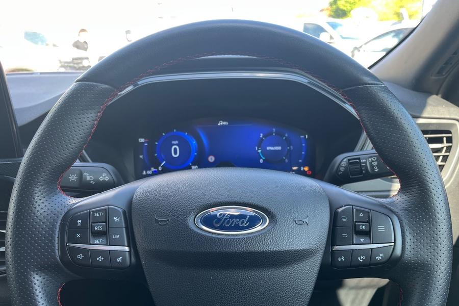 Ford KUGA Photo autoimg-49386bf1d9b49e23f068d14789fa1358b0723e41.jpg