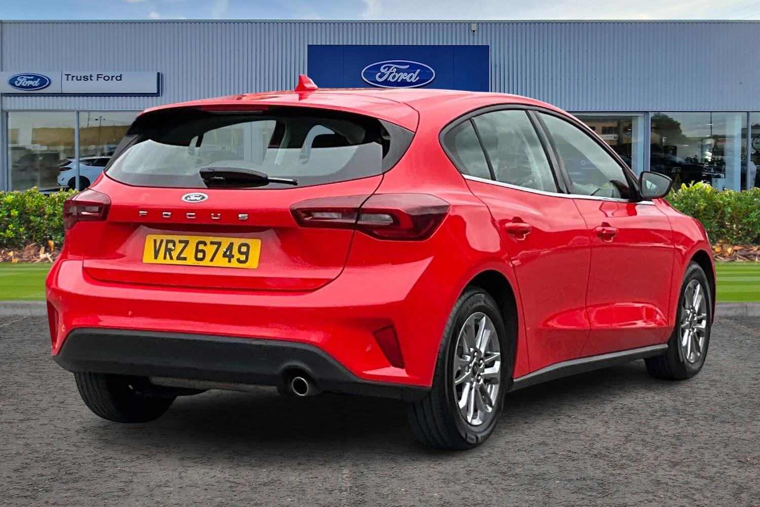 Ford Focus Photo 3