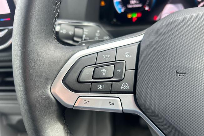 VOLKSWAGEN Grand California Photo 16