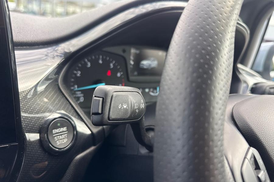 Ford FIESTA Photo autoimg-493c3550cab2a47886d8d722292fc9b8b8425b71.jpg
