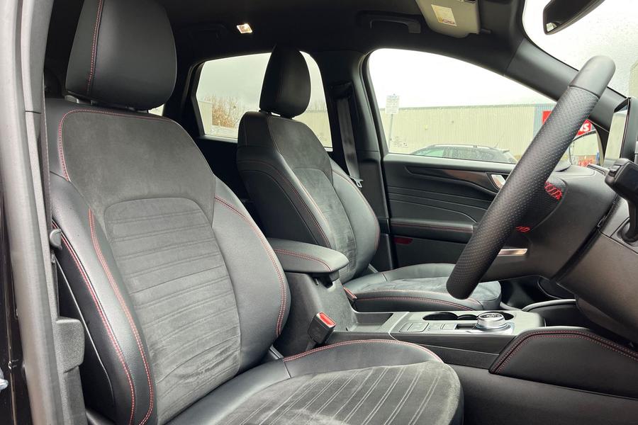 Ford Kuga Photo autoimg-493fea37354a3593f8f812058a9aee7bee3f76f8.jpg