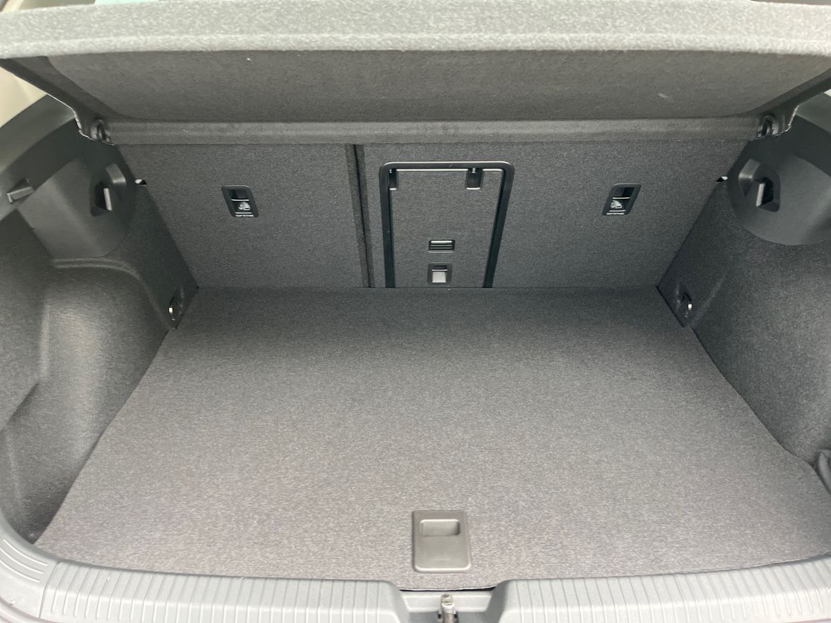 Volkswagen Golf Photo autoimg-4946647d11c0ecb67ce55a43464d474379a0058f.jpg