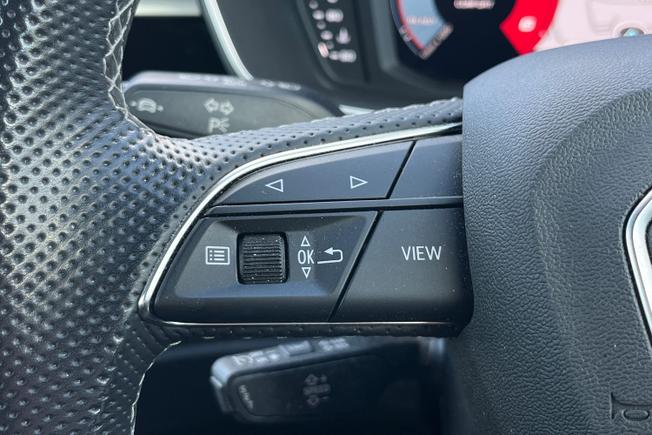 AUDI Q3 Photo 16