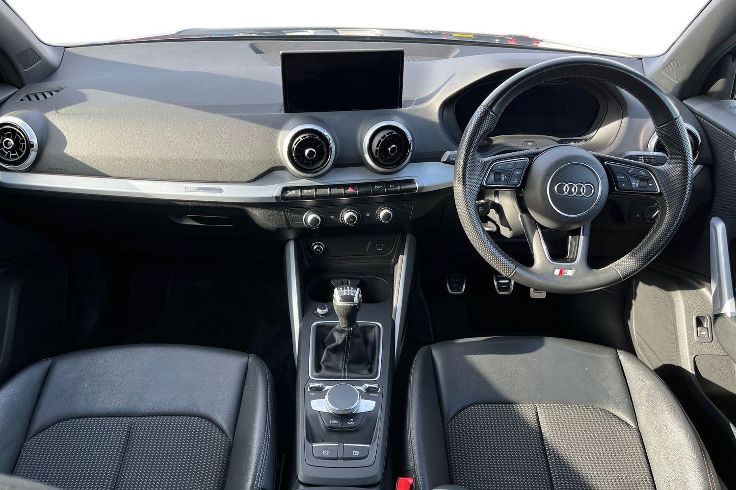 Audi Q2 Photo 9