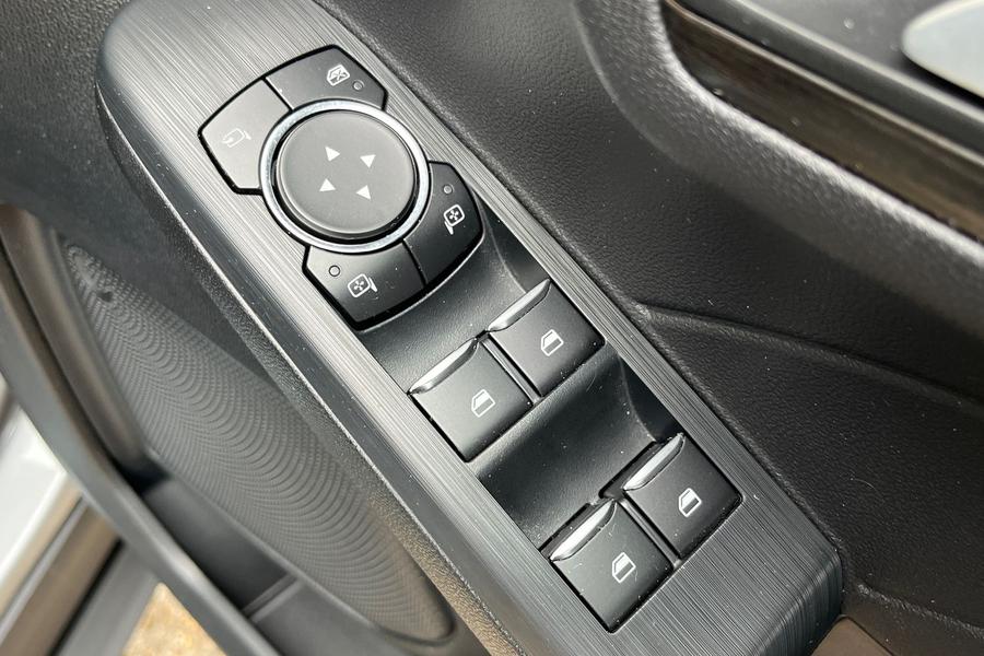 Ford KUGA Photo autoimg-494b780bc8eaa600e84c1d28377c8e3619d49e21.jpg