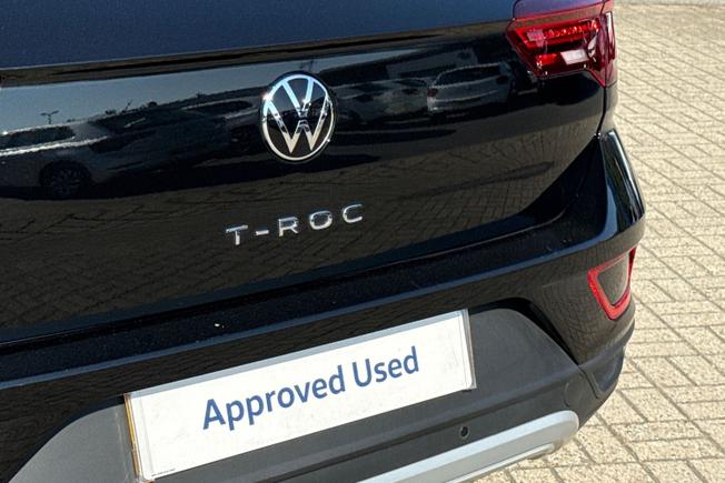 VOLKSWAGEN T-Roc Photo 21