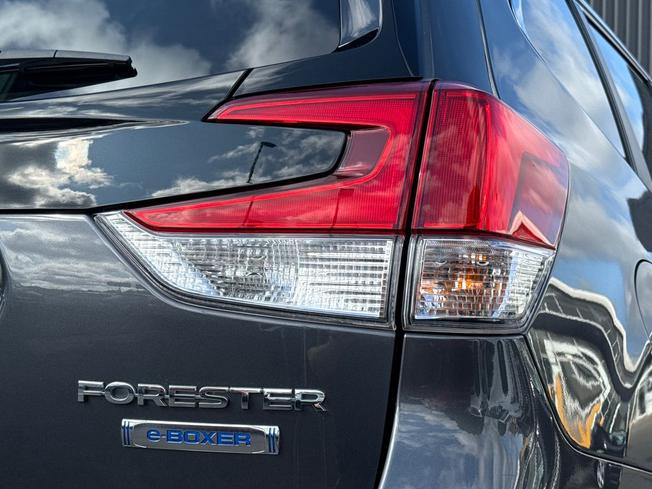 SUBARU Forester Photo 18