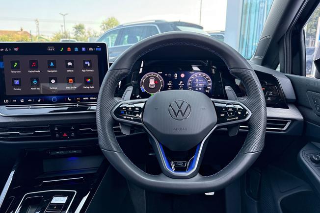 VOLKSWAGEN Golf Photo 11