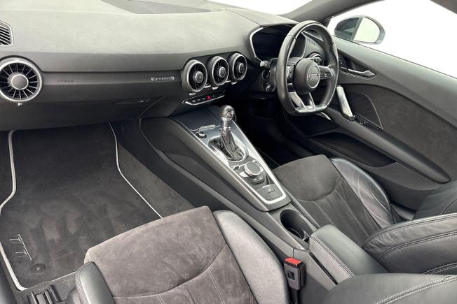Audi TT Photo 2