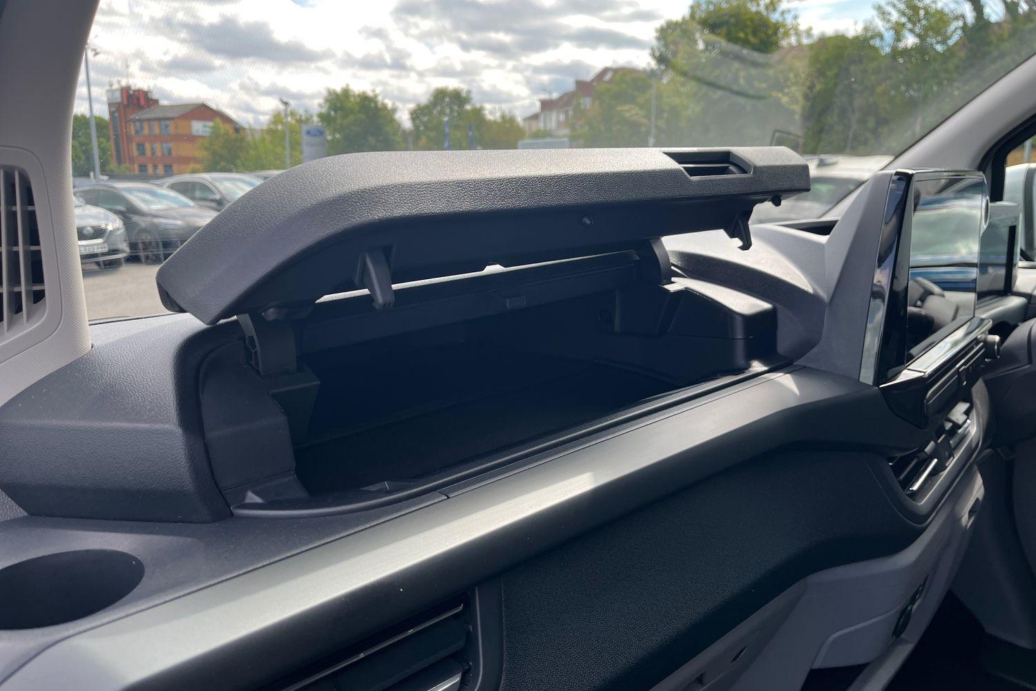 Ford TOURNEO CUSTOM Photo 38