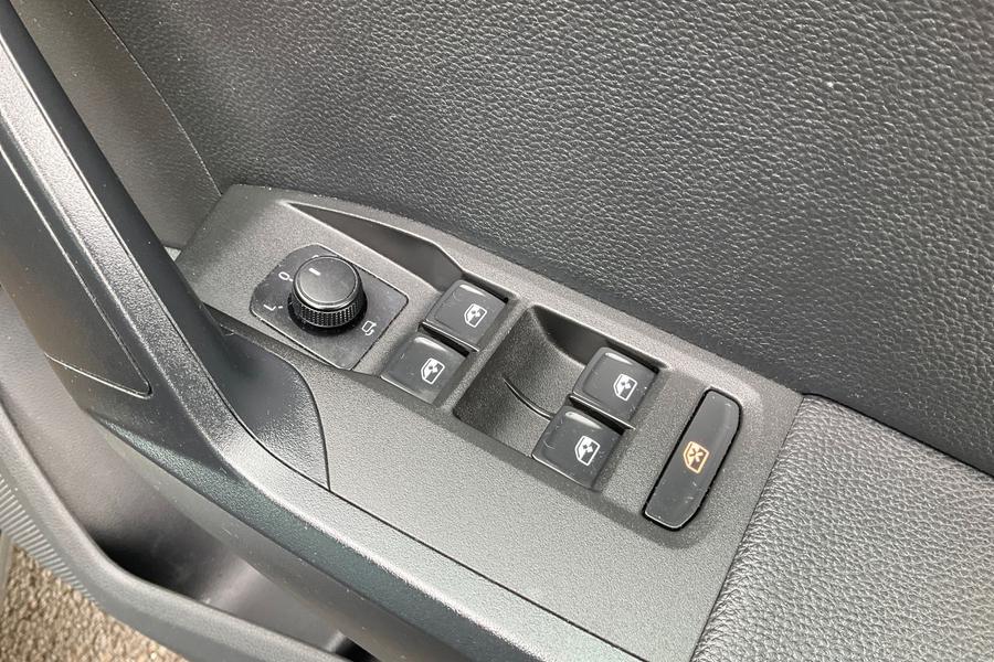 SEAT IBIZA Photo autoimg-49678a888791075b51801ec2d08af80e7f43716b.jpg