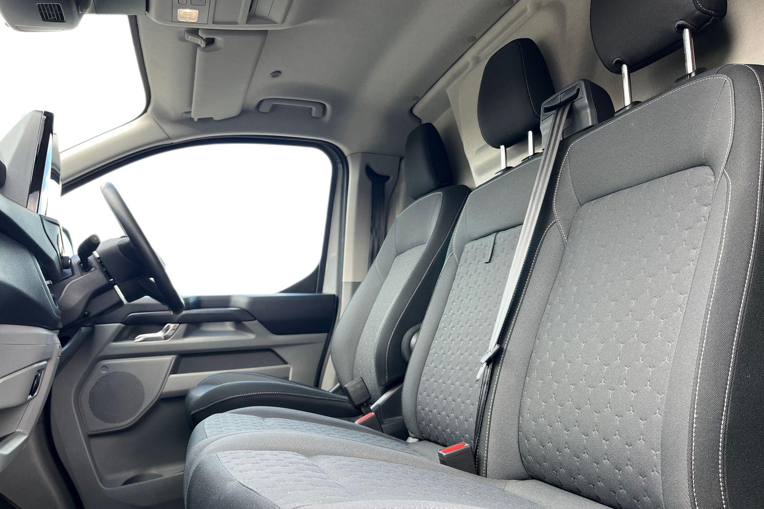 Ford E-TRANSIT CUSTOM Photo 9