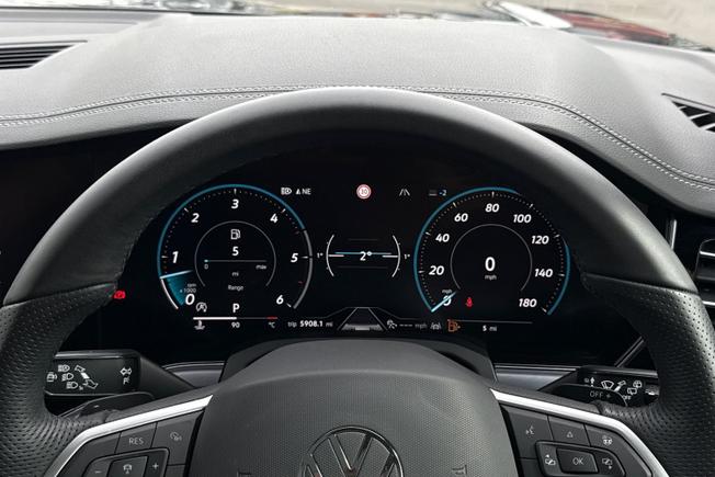 VOLKSWAGEN Touareg Photo 15