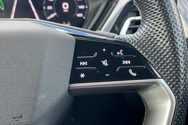 AUDI Q4 e-tron Photo 17