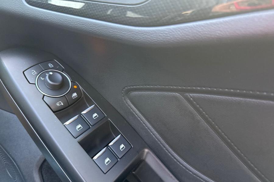 Ford FOCUS Photo autoimg-4974f6b0b681e5a960e0a716541673f67dcc2995.jpg