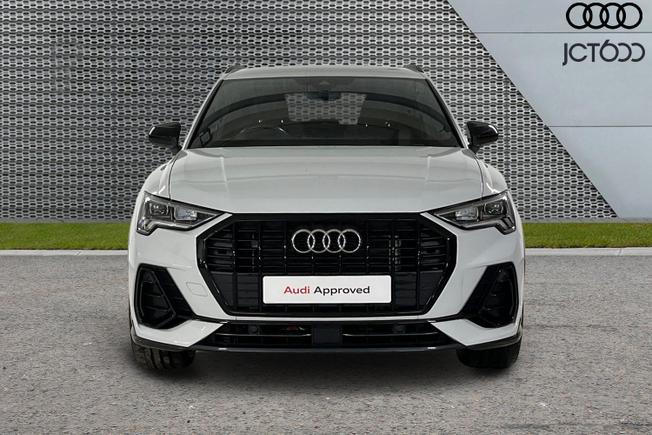 AUDI Q3 Photo 9