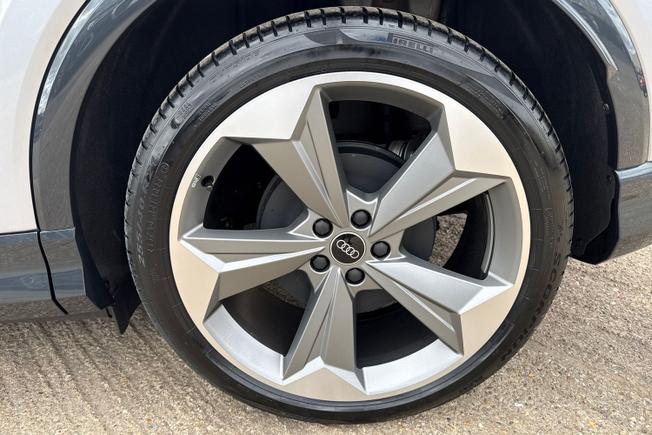 Audi Q4 Photo 46