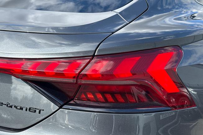 AUDI Rs E-Tron Gt Photo 18