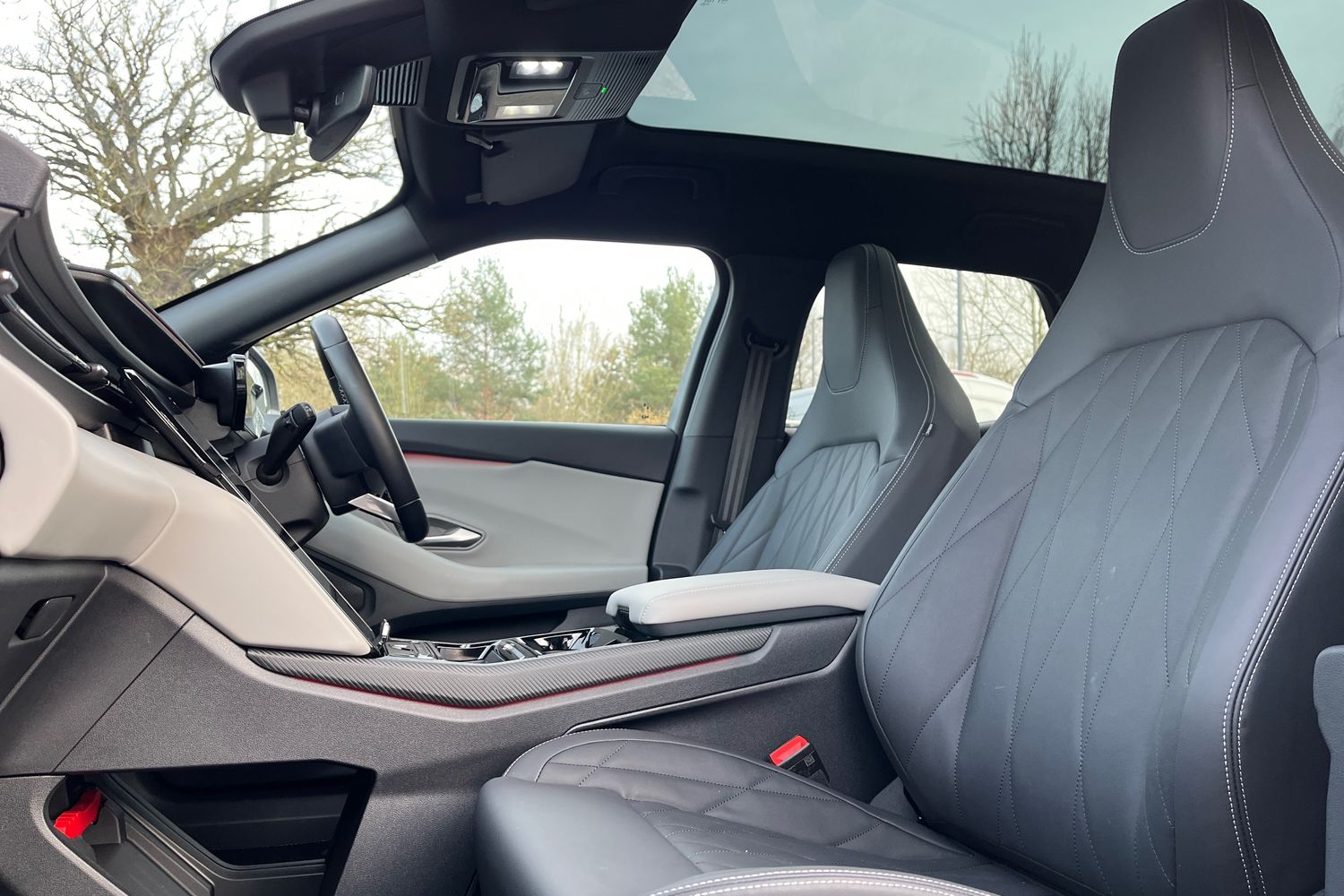 Ford Explorer Photo 18