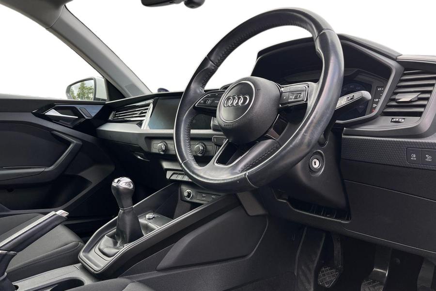 Audi A1 Photo autoimg-497f2c84f344c6a88d10ee33771068f8385652a6.jpg