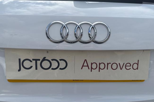 AUDI Q3 Photo 30