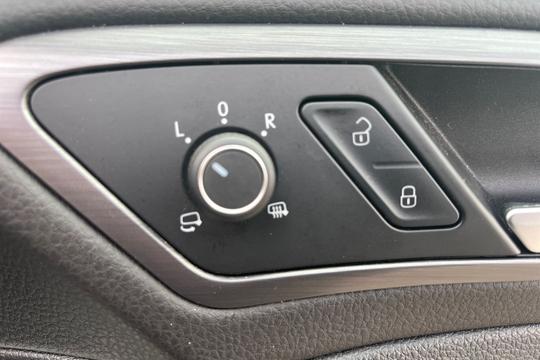 Volkswagen Golf Photo autoimg-49839d83946116394f78fcfcc09306d741895c28.jpg