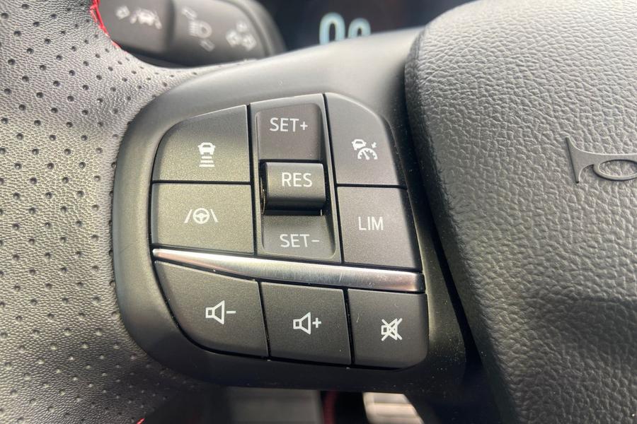 Ford FOCUS Photo autoimg-4985658c37bcff179579eb28310d1c1b4a903a4d.jpg