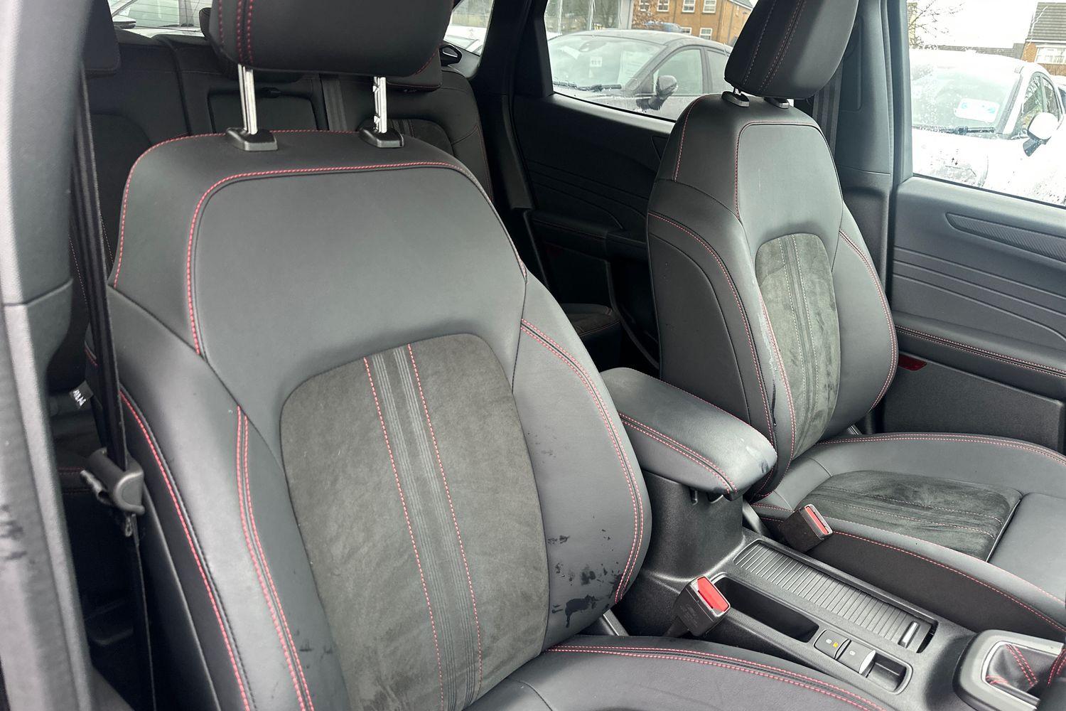 Ford KUGA Photo 16