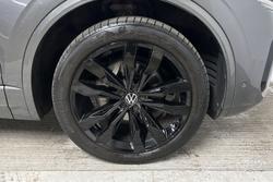 VOLKSWAGEN Touareg Photo 5