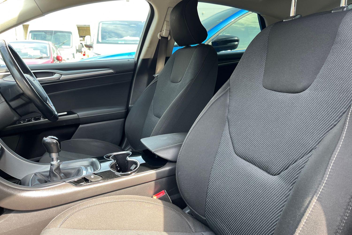 Ford MONDEO Photo 18