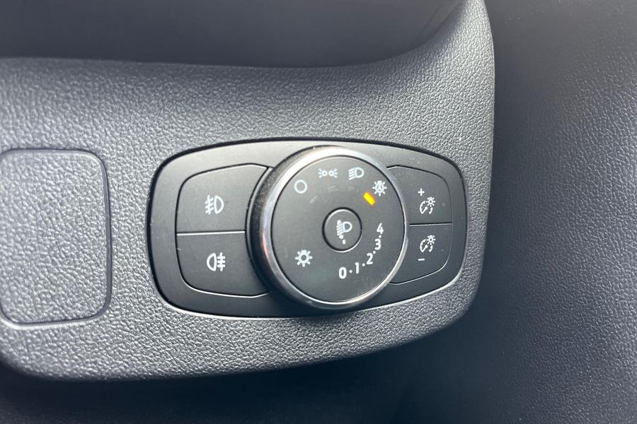 Ford PUMA Photo autoimg-498be138ffaff57b0077ecc359292a9cf869edc1.jpg