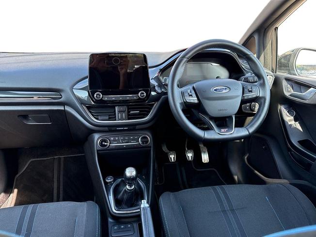 FORD Fiesta Photo 11