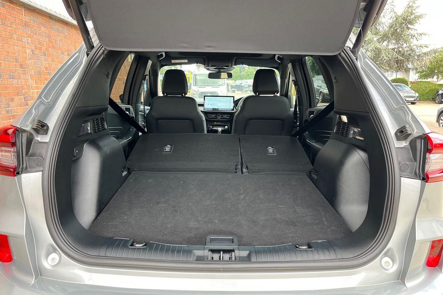 Ford Kuga Photo autoimg-498e440af44e2d2a7457d1cd3be5c395365d5cba.jpg