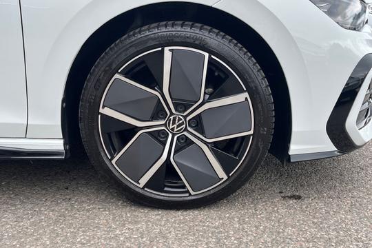 Volkswagen Golf Photo autoimg-498e90cead66fbab4a46722682a2cde33f567913.jpg