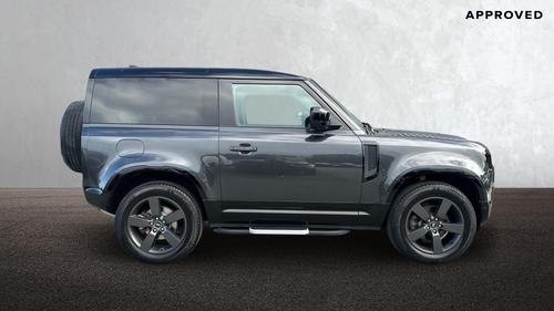 Land Rover Defender Photo autoimg-4991ce05417b0446d4934ebf02a4507c3f49d8dd.jpg
