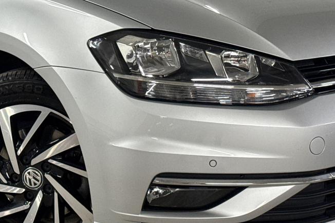 VOLKSWAGEN Golf Photo 19