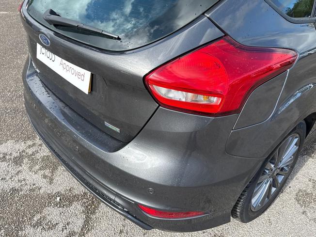 FORD Focus Photo 22